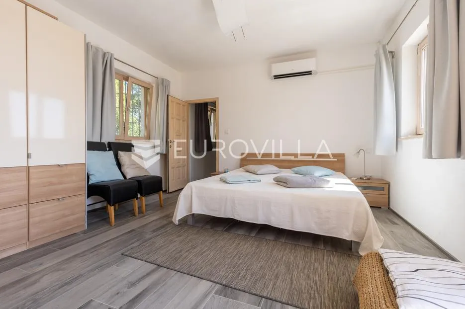 medulin, kuća s bazenom, dvije krovne terase i panoramskim pogledom na more - slika 19