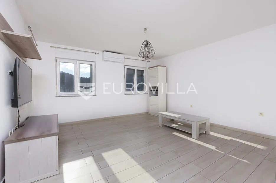 rijeka, draga, moderan trosoban stan od 82 m² sa sunčanim balkonom i sjenovitom terasom - slika 4