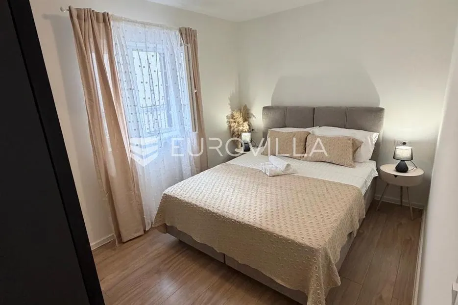kaštel novi, novouređen dvosobna stan - slika 10