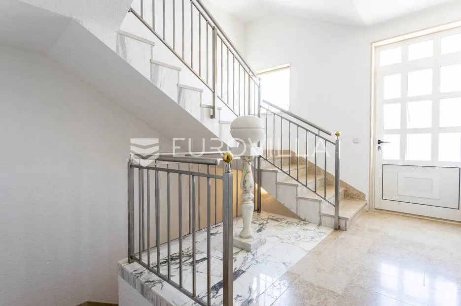 trogir, prekrasan hotel 2.408,84 m² sa pogledom na more - slika 19