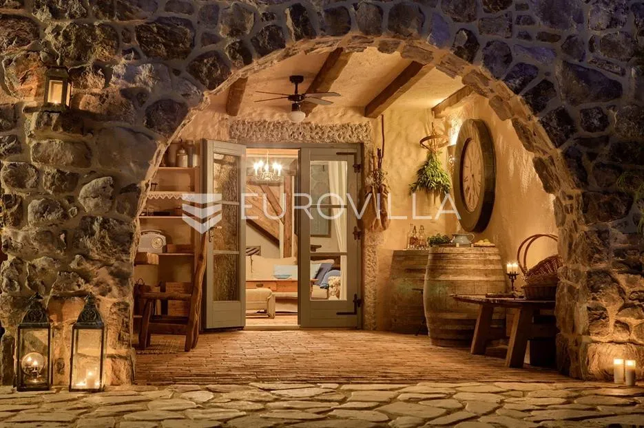 otok krk, malinska, sveti vid, prekrasna mediteranska vila s bazenom - slika 16