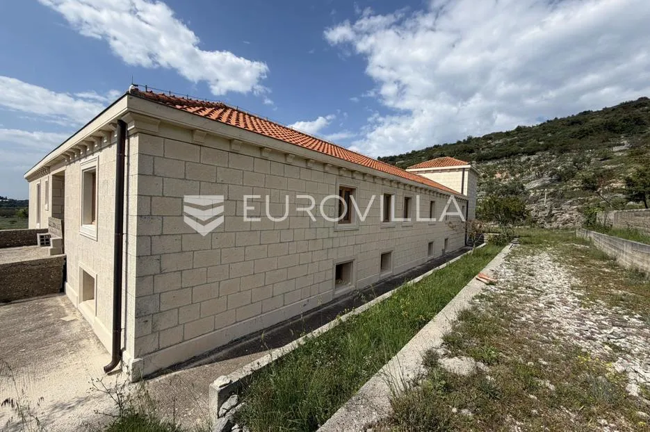 brač, nerežišća, kamena vila na prostranom imanju od 28.122 m² - slika 19