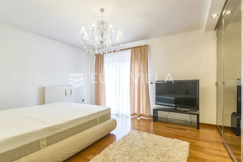 šestine, prekrasan četverosoban penthouse 140 m² - slika 10