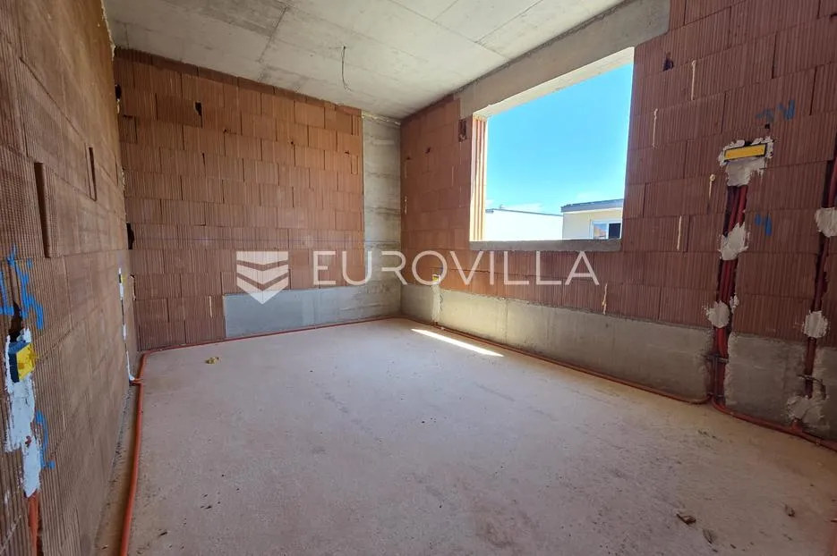 pula, valdebek, moderan penthouse u novogradnji s garažom, 120 m², mirna rezidencijalna zona - slika 9