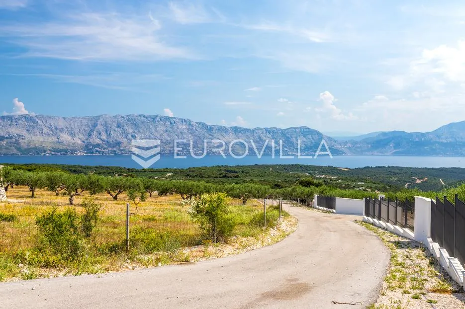otok brač, pučišća, ekskluzivna investicija, zemljište ukupne površine 10.343 m² s građevinskom dozv - slika 2