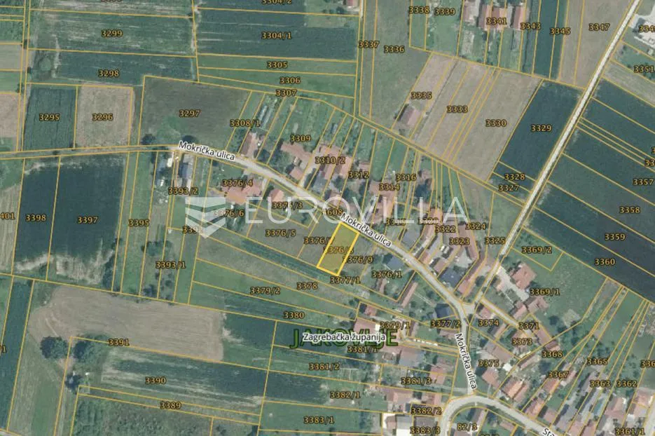 Jakovlje, građevinsko zemljište površine 729 m²