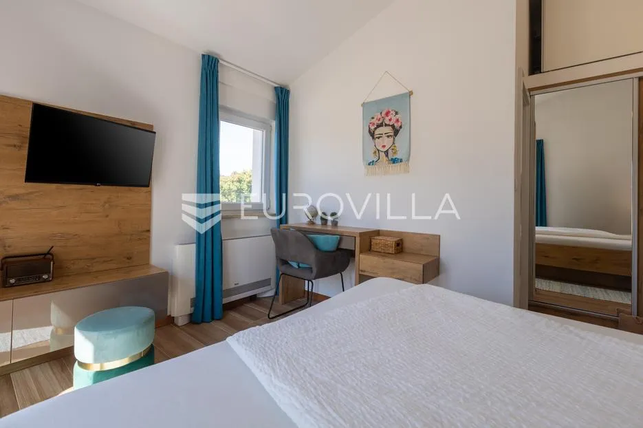 istra, tar, kamena vila s bazenom - slika 38