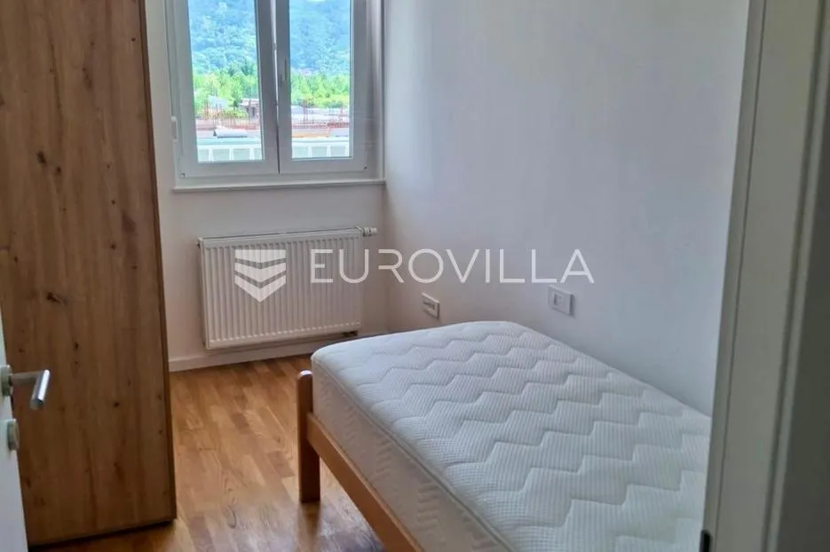 zaprešić, prekrasan trosoban stan 61 m², parking, namješten - slika 5