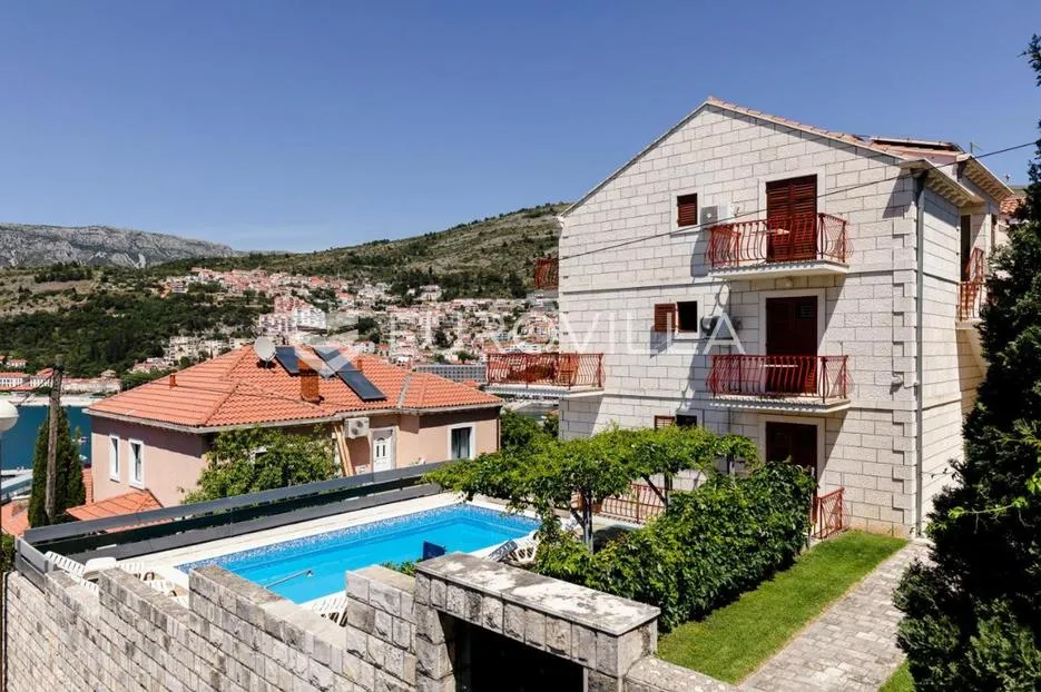 Dubrovnik, prekrasna kamena kuća s bazenom - Lapad