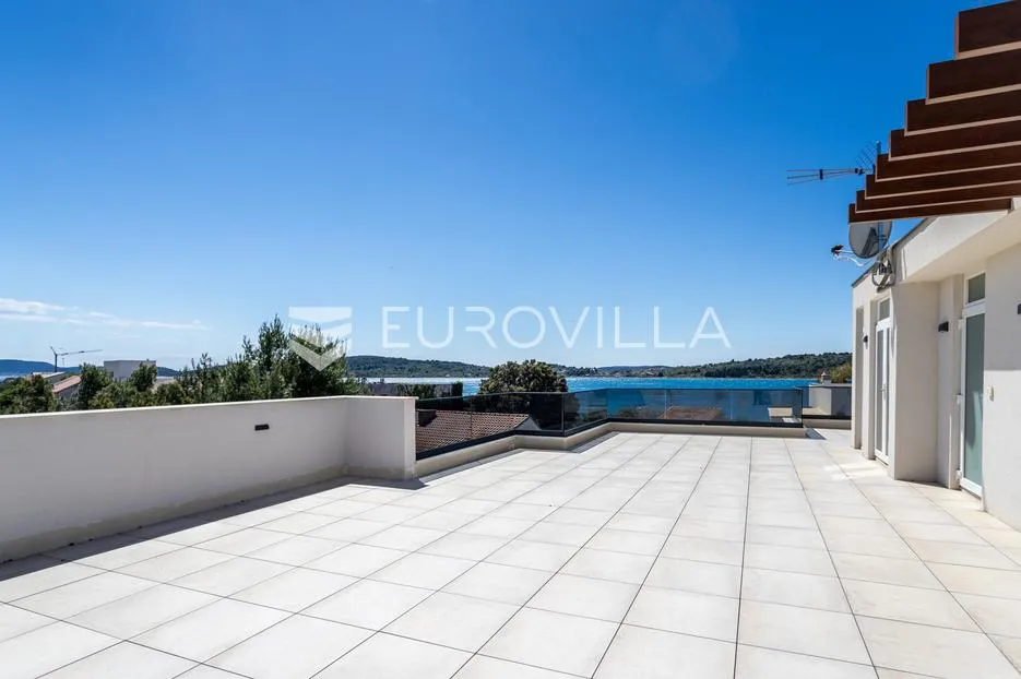 Srima, ekskluzivan penthouse s prostranim terasama i pogledom, S8, neto korisne površine 170,34 m² - Srima, Vodice