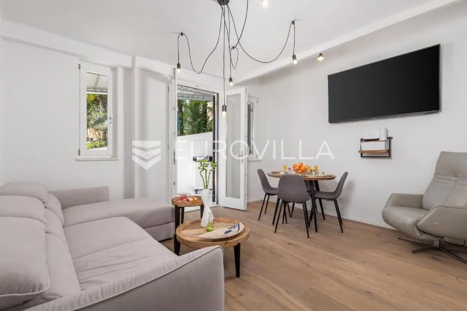 opatija, centar, najam, moderan trosoban stan od 80 m² s pogledom na more i vrtom - slika 7