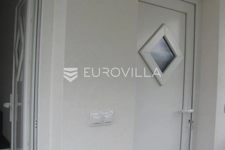 kruševo, crna punta, prekrasna kuća prvi red do mora s tri stambene jedinice - slika 33
