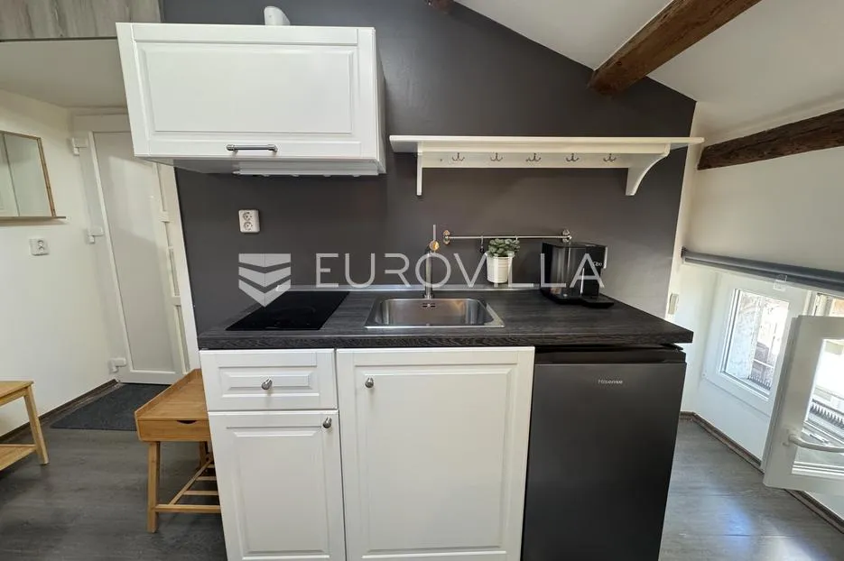 istra, rovinj, funkcionalan studio 19.8 m² na 4. katu u centru grada - slika 7