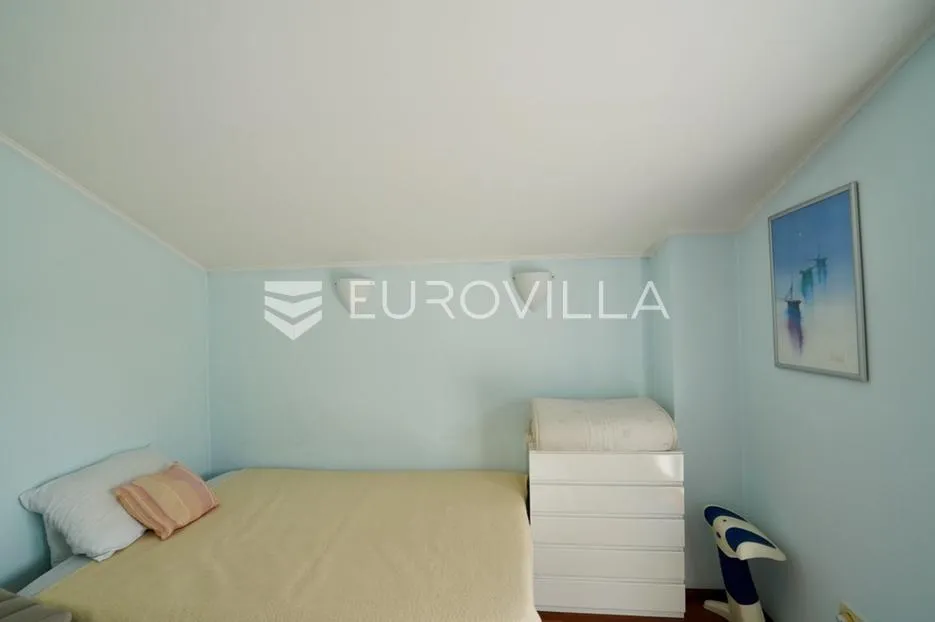 saršoni, etaža obiteljske kuće stambene površine od 109 m² s garažom - slika 13