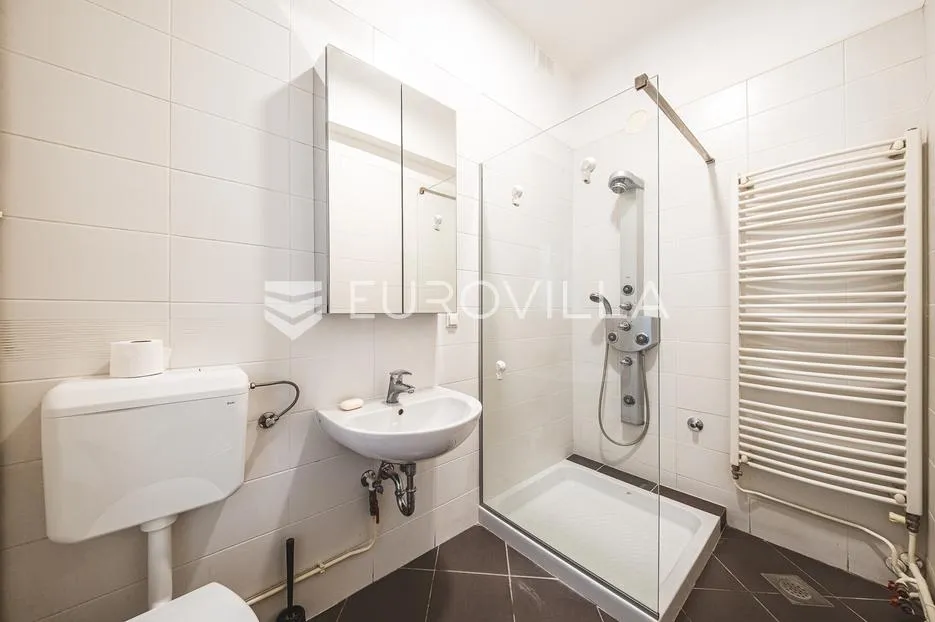 zagreb, črnomerec, ilica renoviran trosoban stan 57 m² - slika 11