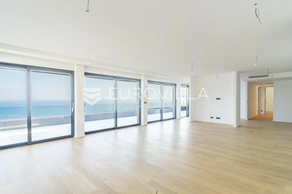 Opatija, Luksuzan penthose s otvorenim pogledom na Kvarner, 274,93 m²