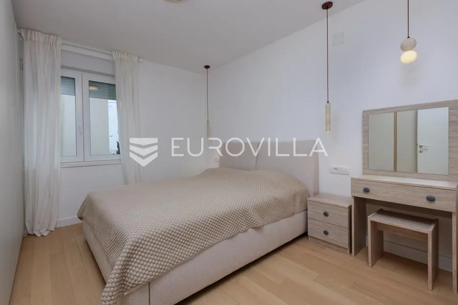 rijeka, donja vežica, potpuno adaptiran i moderno uređen dvosoban stan 49 m² - slika 12