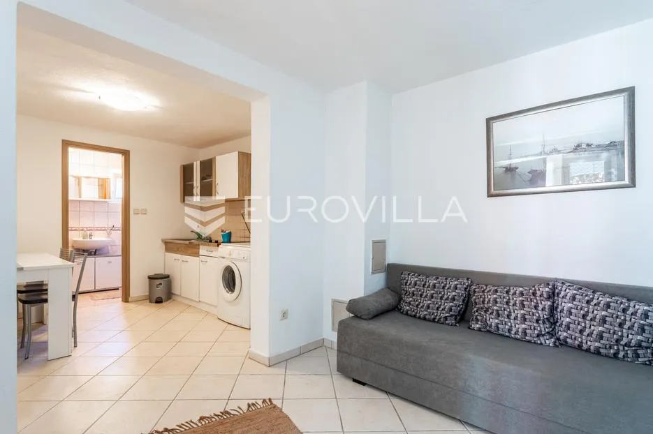 brač, milna, samostojeća kuća s četiri apartmana - slika 19
