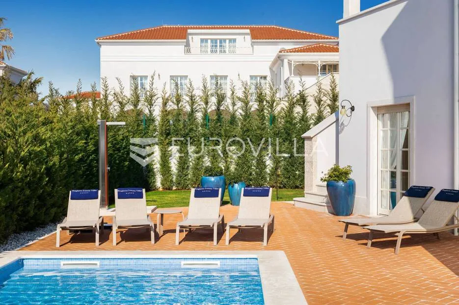 vabriga, raskošna vila od 302 m2 sa prekrasnim vrtom - slika 7