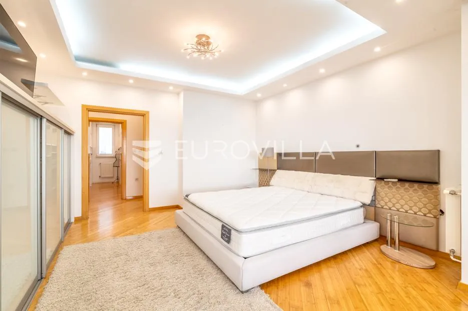 zagreb, trakošćanska, luksuzan četverosoban penthouse 304 m² i garaža za dva automobila - slika 30