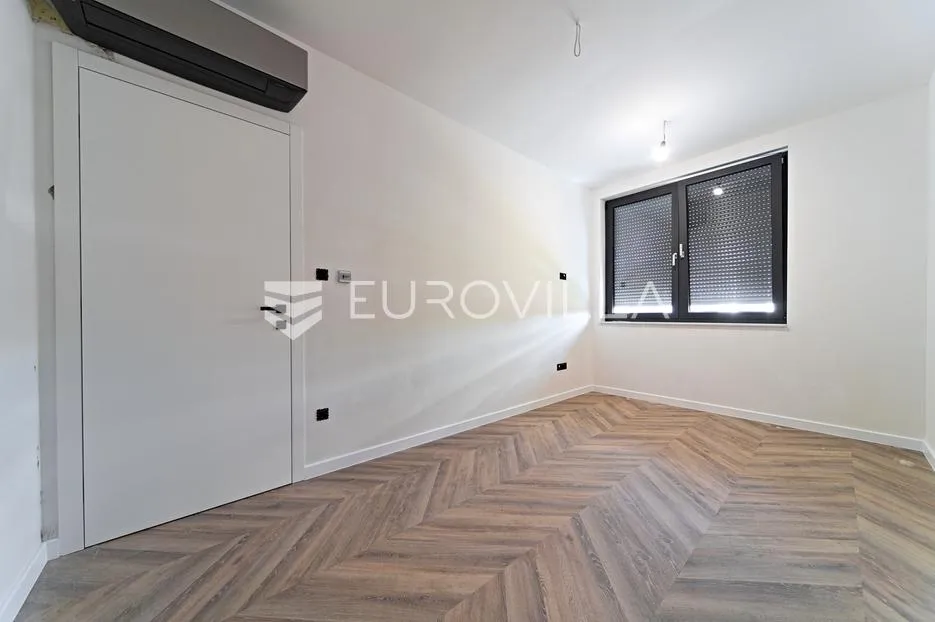 osijek, donji grad, moderan trosoban stan s dva parkirna mjesta površine 111 m² - slika 13