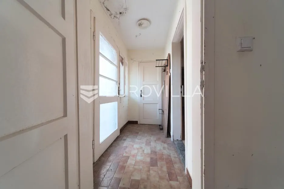 osijek, donji grad, kuća s dvorištem za adaptaciju 236 m² - slika 12