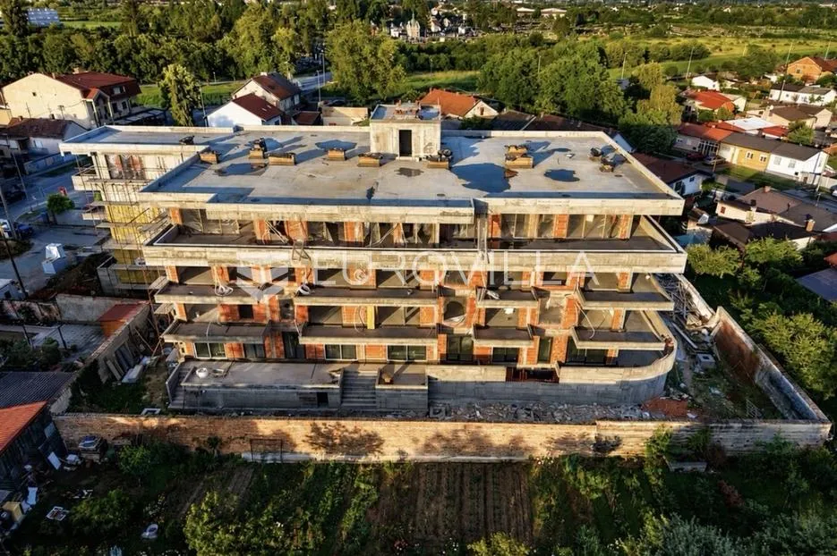 slavonski brod, strossmayerova luksuzan trosoban stan 92 m² treći kat - slika 8