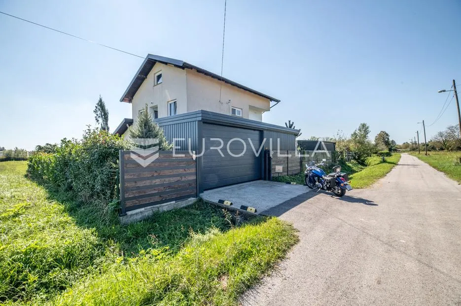 rugvica, oborovski novaki, prekrasna kuća 210 m² na zemljištu od 750 m² - slika 15