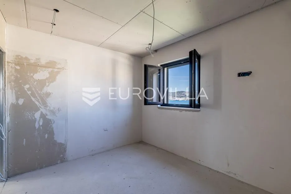 čiovo, okrug gornji | dvosobni apartman na drugom katu - slika 11