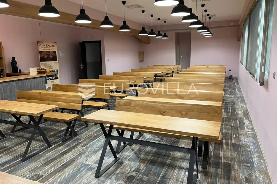 kneževi vinogradi, zmajevac, opremljena i uhodana vinarija - slika 6