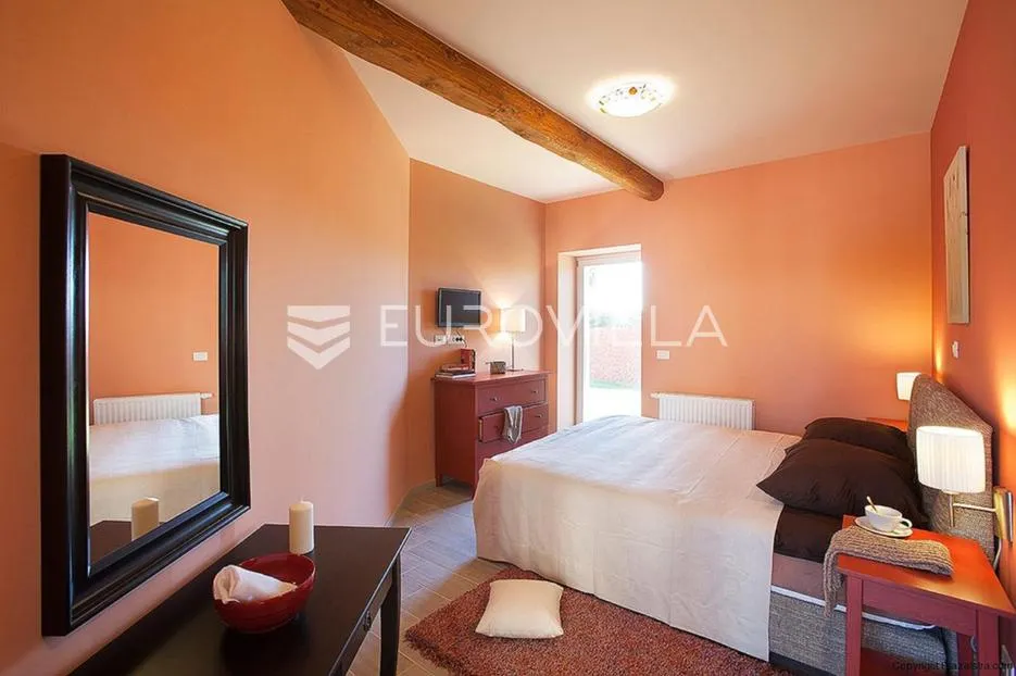 istra, svetvinčenat, vila s bazenom nkp 270 m2 - slika 14