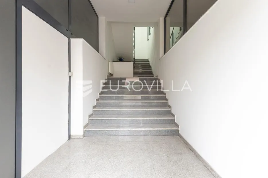 slavonski brod, poslovni prostor 250,14 m² centar - slika 2