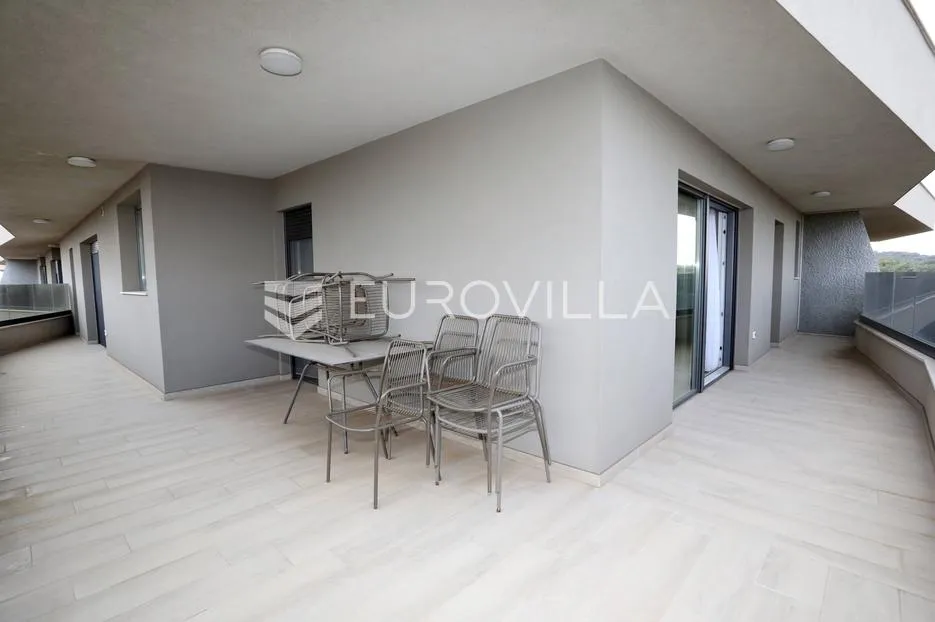 istra, pula, luksuzni penthaus 162 m² s pogledom more na top lokaciji - slika 29