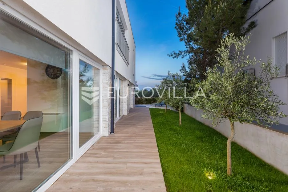 istra, fažana elegantna samostojeća vila s pogledom na brijune - slika 122