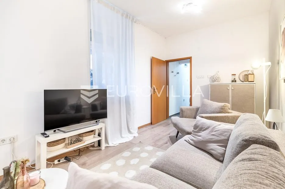 zagreb, zrinjevac, atraktivan dvosoban stan 50 m² - slika 3