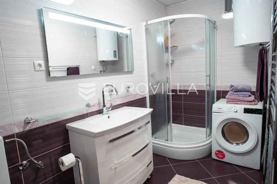 istra, rovinj, prekrasan obiteljski trosoban stan s dvije loggie, 78.40 m², namješteno - slika 7