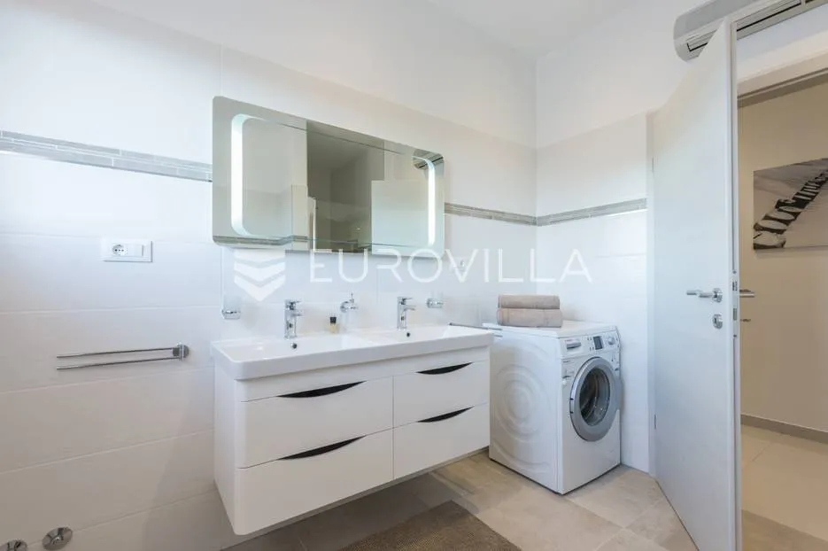 medulin, moderan dvosoban stan 95m2, 500 m od mora - slika 20