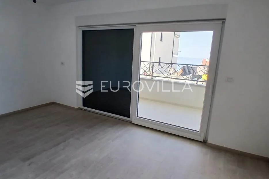 makarska, moderan dvosoban apartman s velikom terasom - slika 6