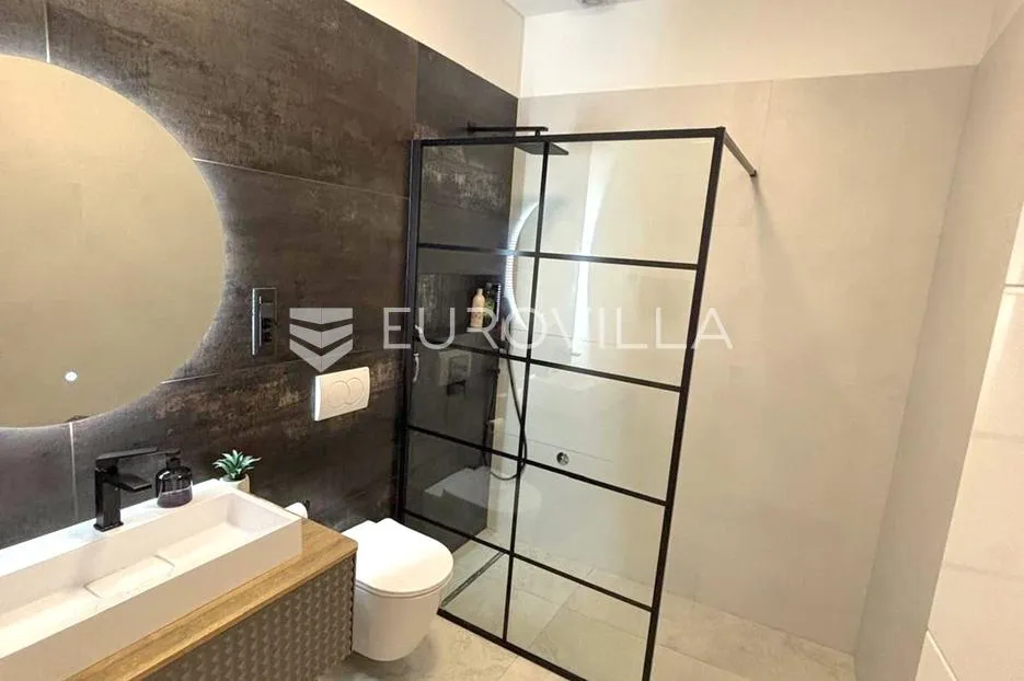 split, žnjan penthouse od 119,6 m² s pogledom na more i 2 parkirna mjesta - slika 8