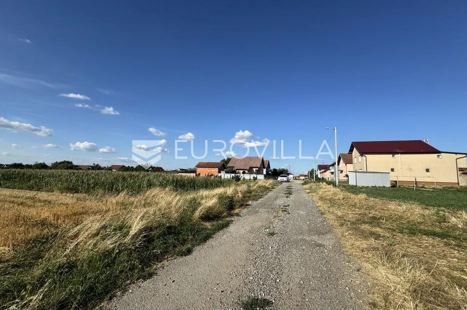 ivankovo, građevinsko zemljište 2.532 m² oranica 2.550 m² - slika 2