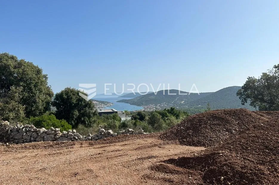 Vinišće, građevinsko zemljište, s pogledom na more - Vinišće, Marina