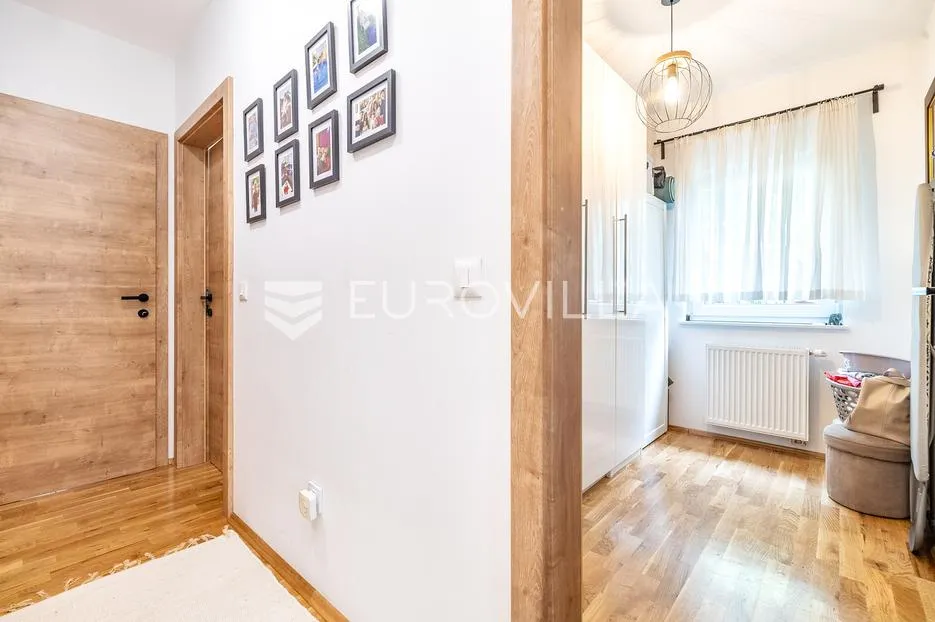 zagreb, gornja dubrava, obiteljska kuća s dva stana površine 200 m² novogradnja - slika 12