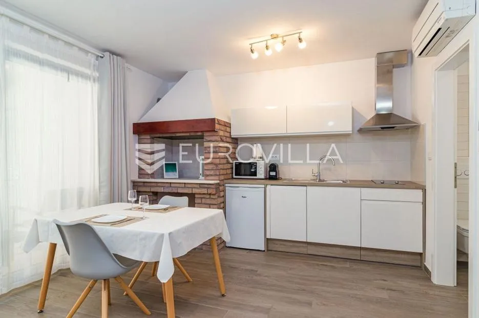 istra, ližnjan, moderan studio apartman za najam s terasom i parkingom - slika 2