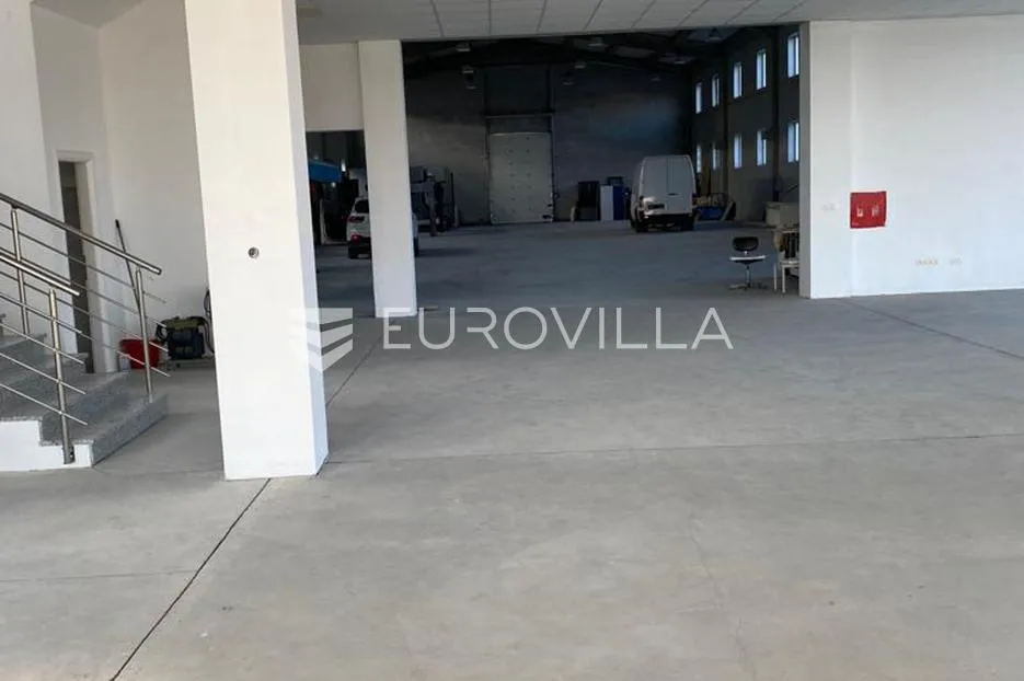 slavonski brod, industrijska zona, poslovna zgrada 1.350 m², blizina autoceste - slika 2