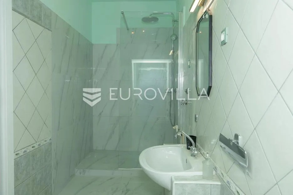 rijeka, centar, peterosoban stan 97 m² s dvije odvojene stambene jedinice - slika 21