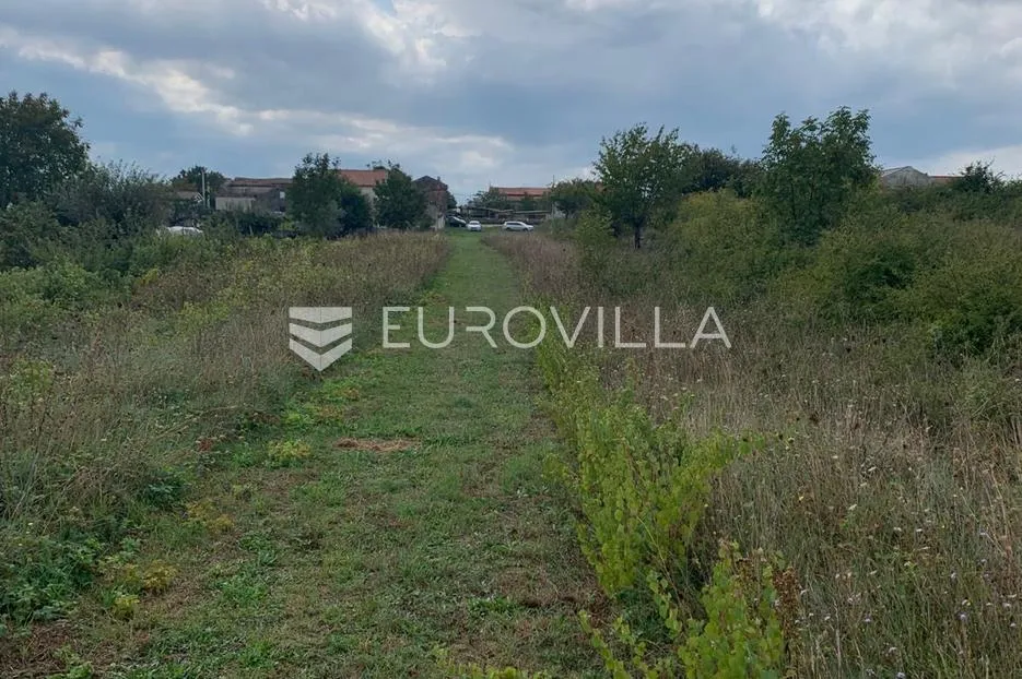 istra, svetvinčenat - građevinsko zemljište 502 m2 s privatnim putem, blizina infrastrukture - slika 5