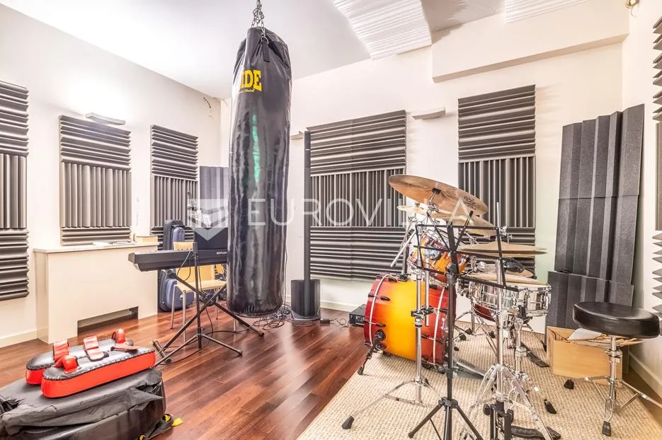 zagreb, šestine luksuzna vila neto 780 m² na zemljištu 1.550 m² - slika 25