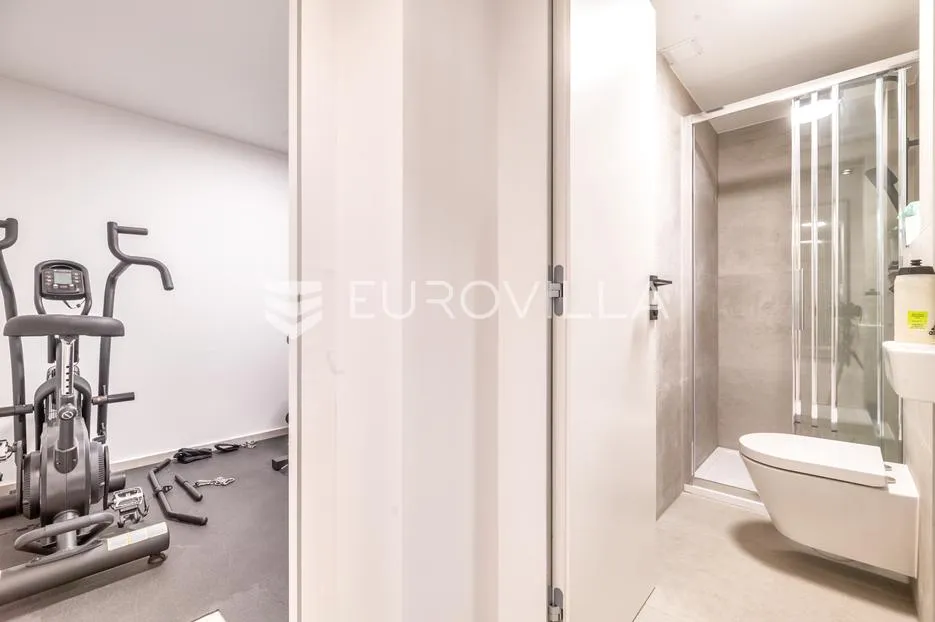 zagreb, šestinski dol, novouređena moderna kuća 179 m² - slika 13