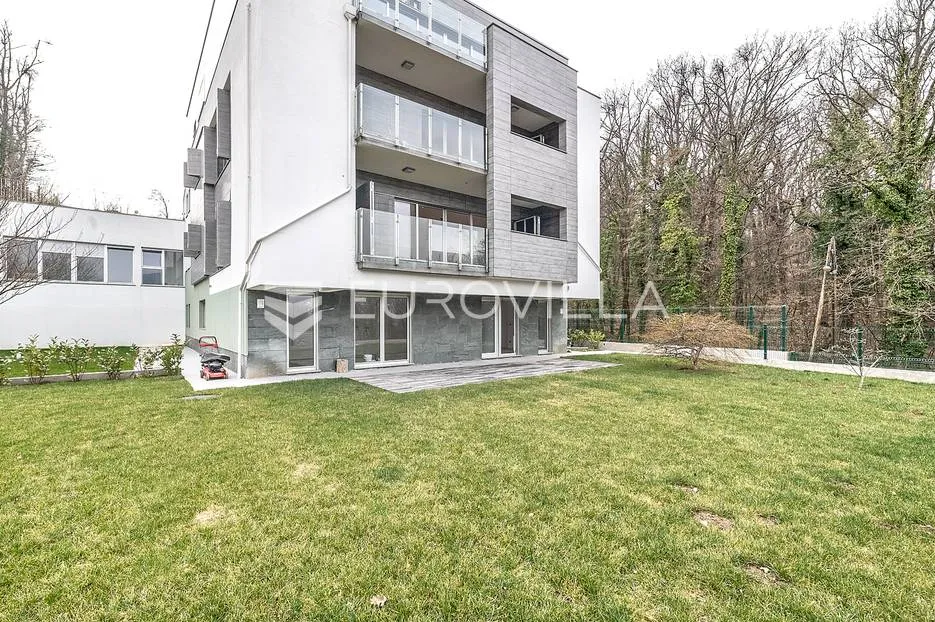zagreb, gornje prekrižje luksuzan četverosoban stan na 1. katu 3 garaže - slika 18