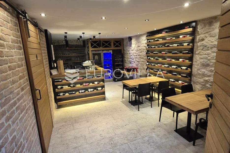 brač, milna, dvojna kamena kuća s uhodanim restoranom, prvi red do mora - slika 2